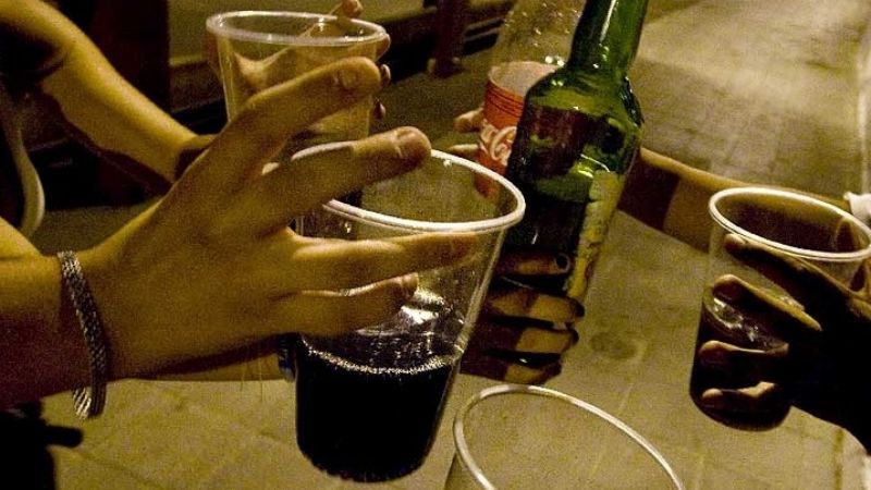 Arrestaron a dos hombres ebrios que causaron un desorden