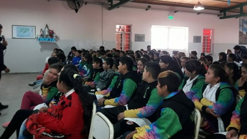 Charla sobre prevención, dictada por la División Drogas Peligrosas