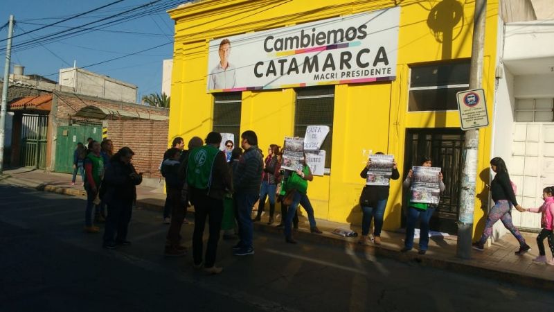 Protesta de Agricultura Familiar en la sede de Cambiemos