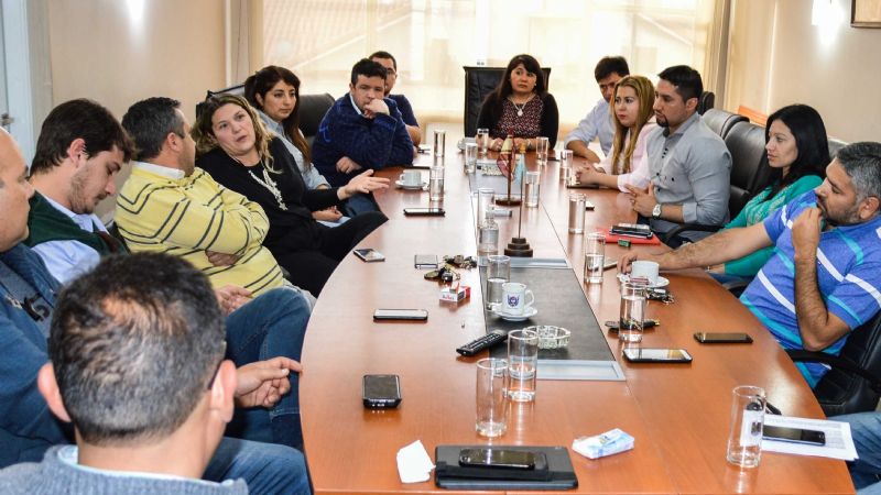 Solá Jais reunió a su gabinete