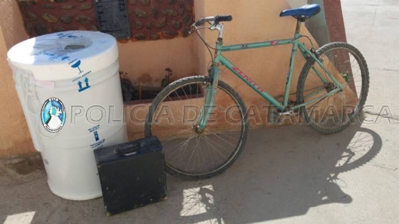 Dos arrestados y elementos robados recuperados en Santa María