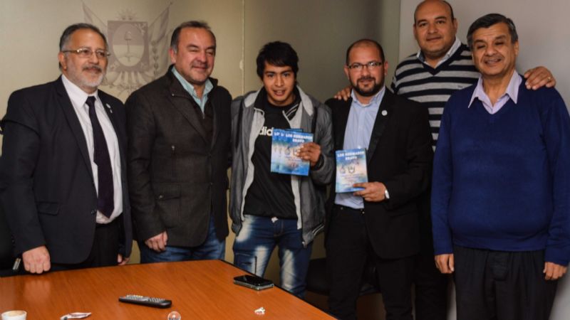 Artistas catamarqueños recibieron su primer material discográfico