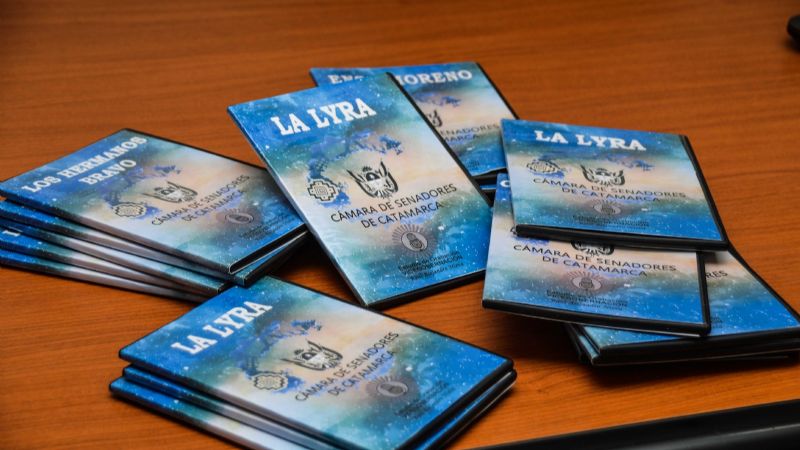 Artistas catamarqueños recibieron su primer material discográfico