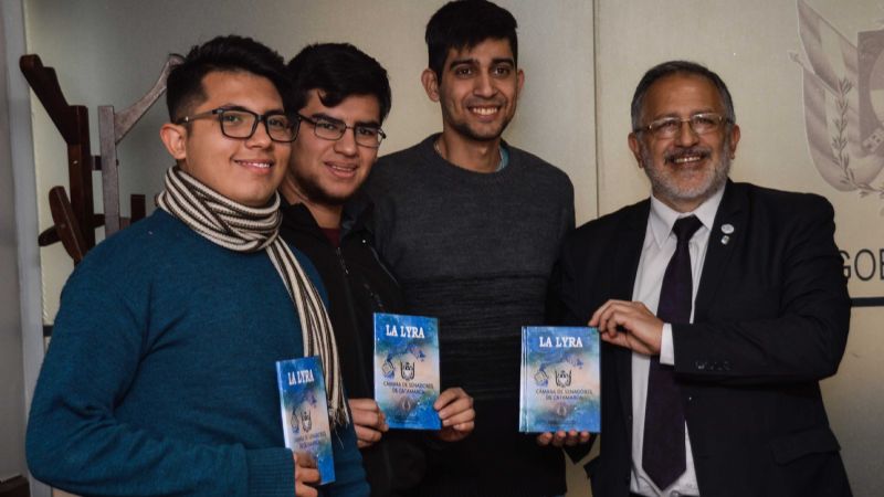 Artistas catamarqueños recibieron su primer material discográfico