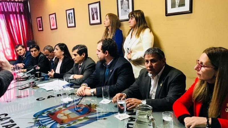 Piden a legisladores del FCS-Cambiemos que defiendan a la Provincia