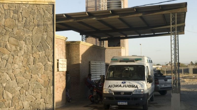 Resguardan a un joven desorientado con una niña de 2 años