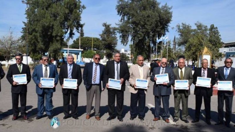 Homenaje a promociones en la Escuela de Cadetes