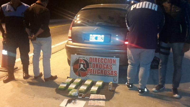 Detuvieron a tucumanos con un cargamento de drogas