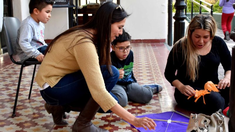 Los niños celebraron su día en el taller de barrilete del Archivo Histórico