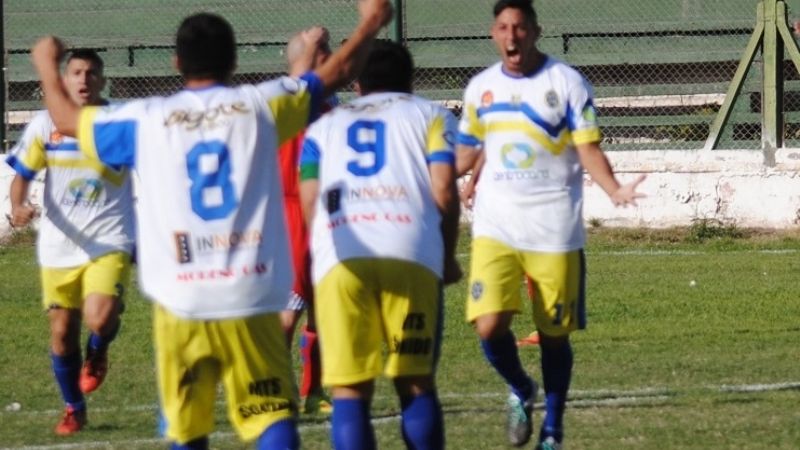 Goleada de Policial y victoria de Parque Daza