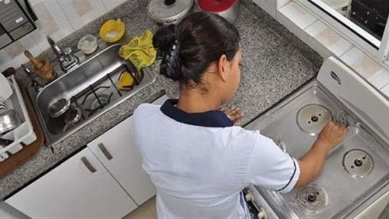 ¿Cuánto deben cobrar por hora y mensual las empleadas domésticas?