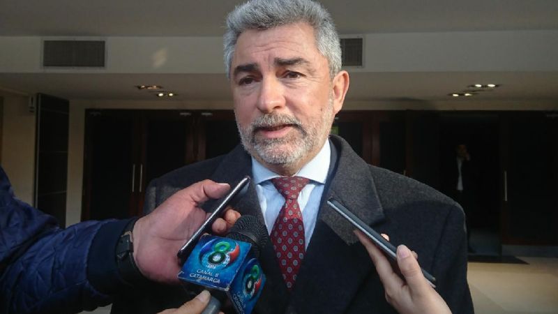 Gutiérrez se reúne con Finocchiaro y retrasa la paritaria docente