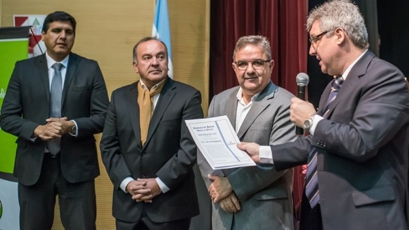 Jalil presentó "Magnaplus", la plataforma educativa online