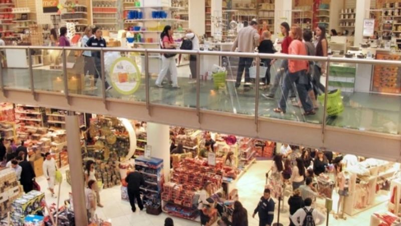 Las ventas minoristas cayeron 3,5% anual durante el fin de semana largo