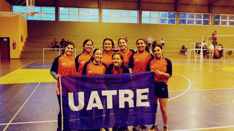 UATRE entregó equipos de voley en Santa María
