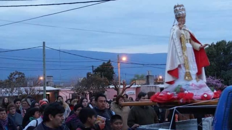 Con la procesión y el tradicional fogón culminaron las festividades de San Pío X