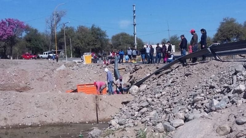 Se desbarrancó un carro en el precario Camino de la Virgen