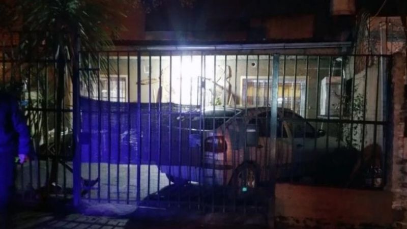 Entró a robar a una casa donde tres policías comían un asado: murió de seis balazos