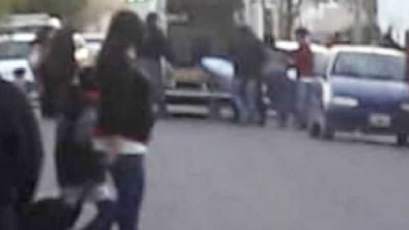 Motociclista atropelló a un menor frente al Jardín de Infantes