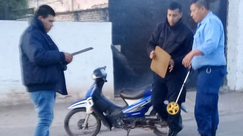 Motociclista atropelló a un menor frente al Jardín de Infantes