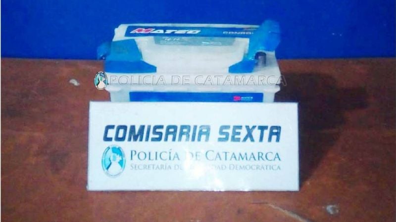 Aprehendido por robar la batería de un auto