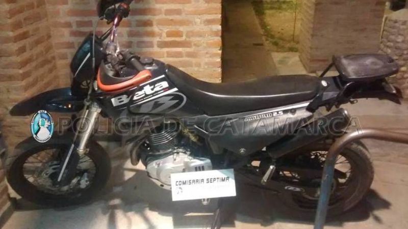 Atrapan a un ladrón de motos