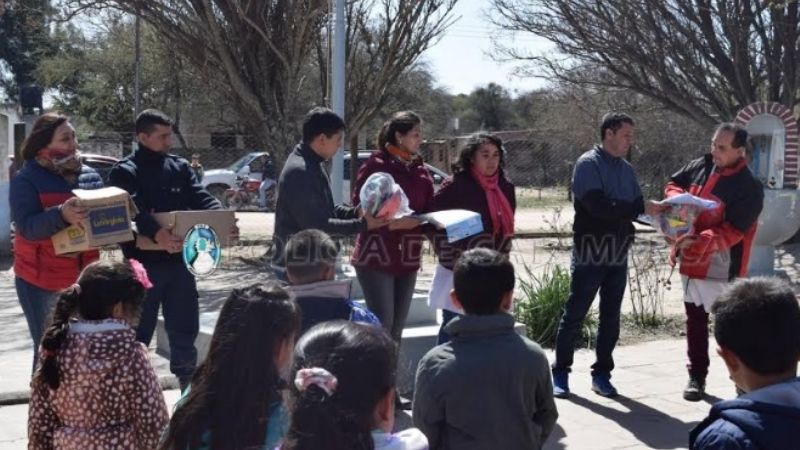 Policías festejaron el Día del Niño con alumnos