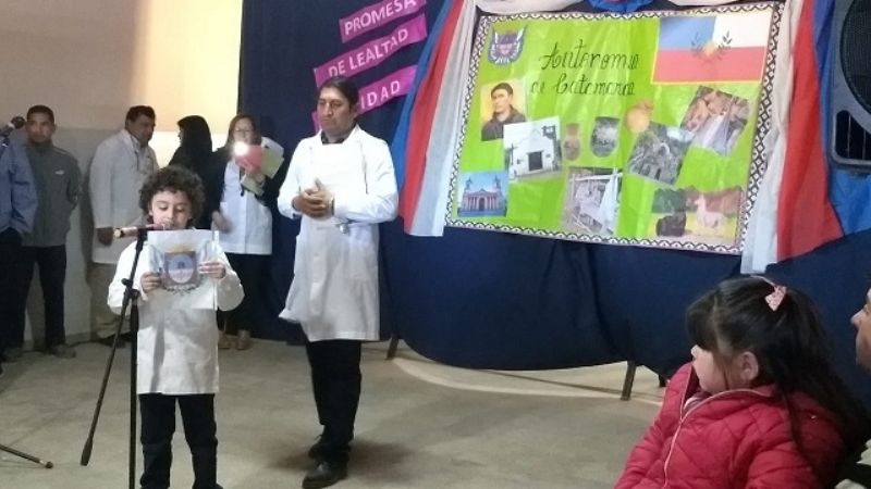 Alumnos juraron lealtad a la Bandera Provincial