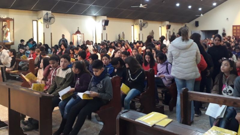 Los niños honraron a Santa Rosa de Lima y festejaron su día