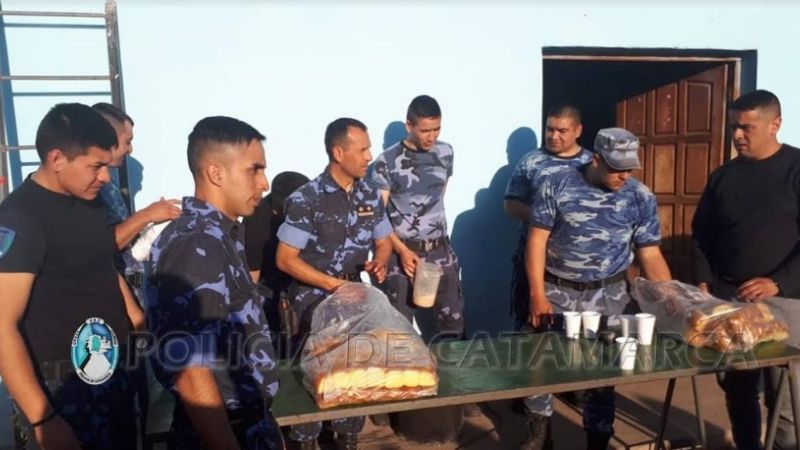 Policías festejan el día del niño en Valle Viejo