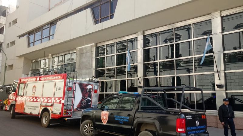 Desalojan Banco Nación por amenaza de bomba