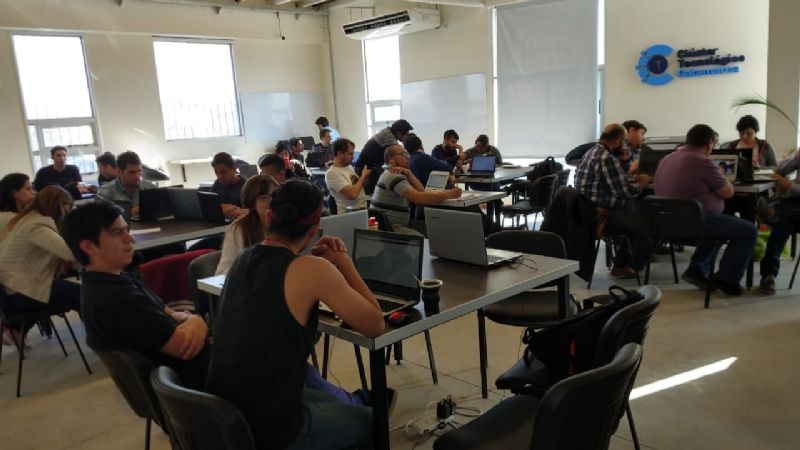 Exitoso inicio del curso de Desarrollo Web en el Cluster Tecnológico