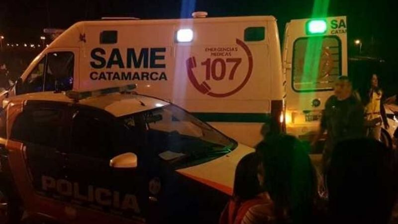 Una moto chocó con una camioneta en el centro
