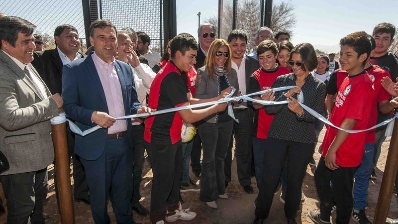La Gobernadora inauguró importantes obras en Fiambalá