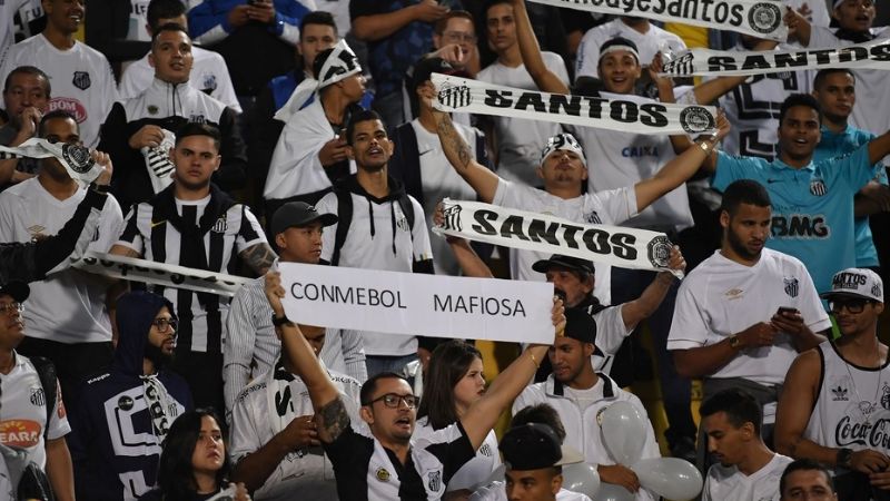 “Rojo” a 4tos. por 0-0, con incidentes, ante Santos