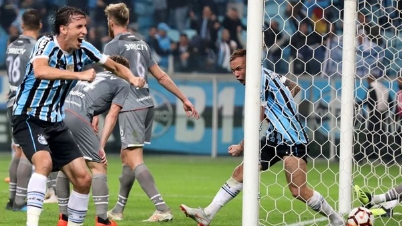 En Brasil, Gremio eliminó a Estudiantes por penales