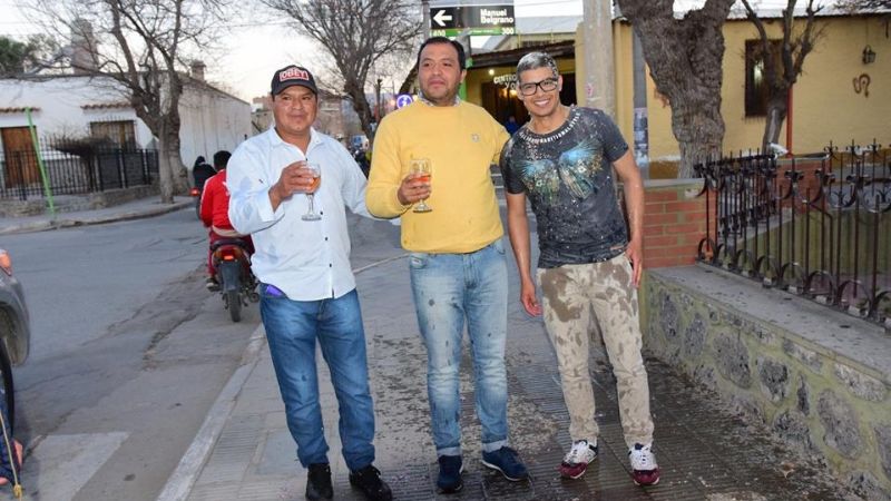 Orgullo santamariano: Joven de 24 años se recibió de médico