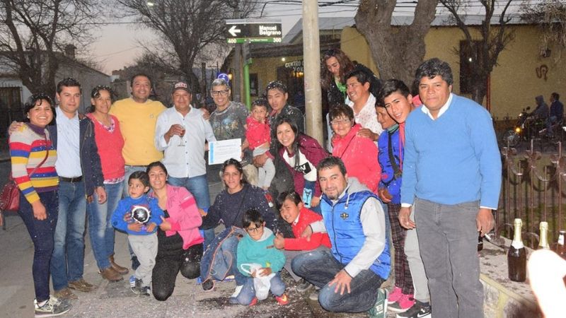 Orgullo santamariano: Joven de 24 años se recibió de médico