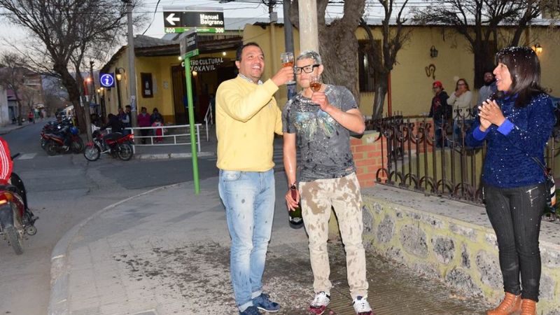 Orgullo santamariano: Joven de 24 años se recibió de médico