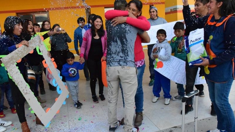 Orgullo santamariano: Joven de 24 años se recibió de médico