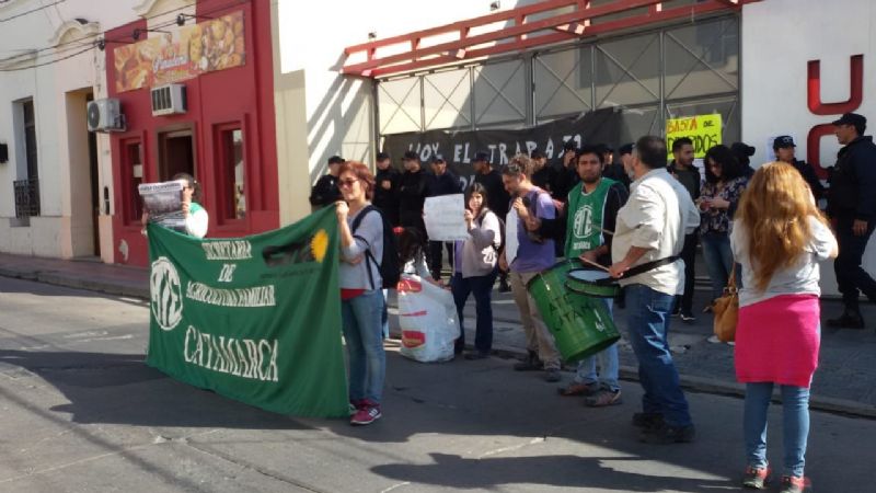 Manifestación de Agricultura Familiar en sede de la UCR