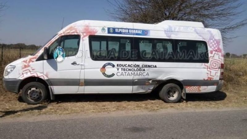 Otro escándalo de Guaráz; no quiso entregar una combi del Gobierno y hubo persecución