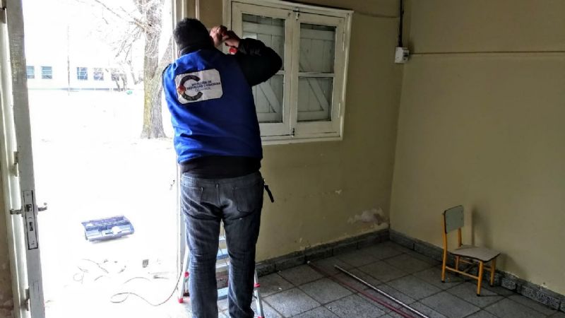 Instalan sistema de alarmas en escuelas de Balcozna