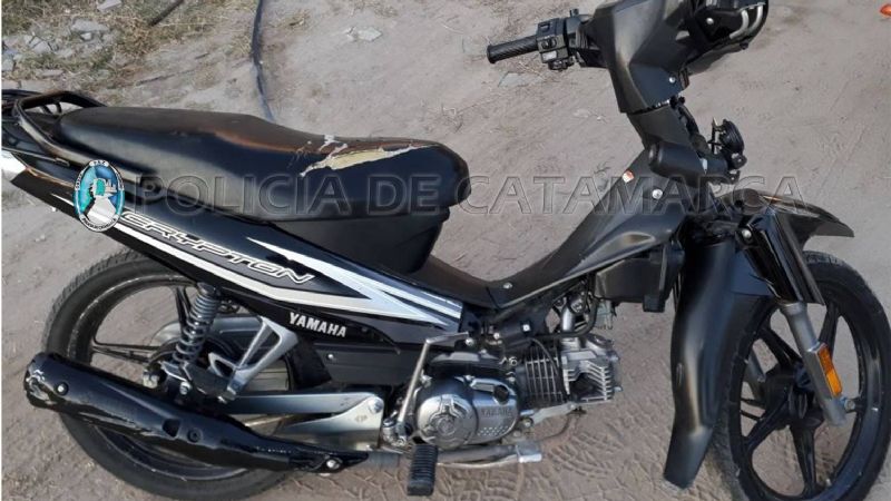 Arrestados por negarse a dar sus datos y no tener papeles de la moto