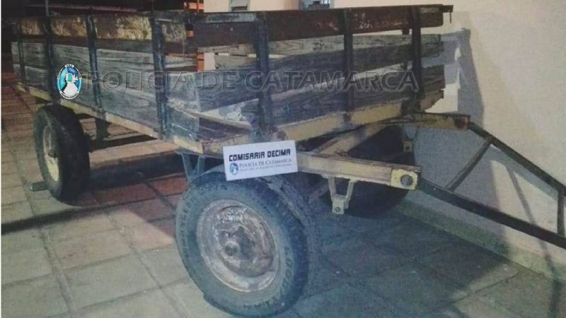 Escaparon de los vecinos dejando un carro abandonado