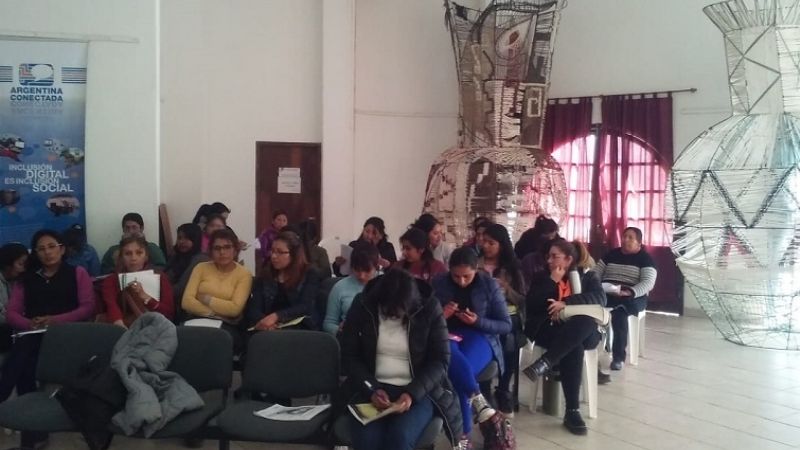 UTHGRA capacita agentes de turismo en Santa María