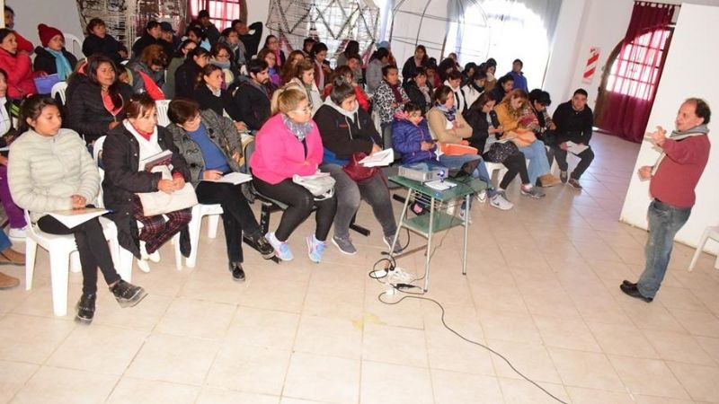 UTHGRA capacita agentes de turismo en Santa María
