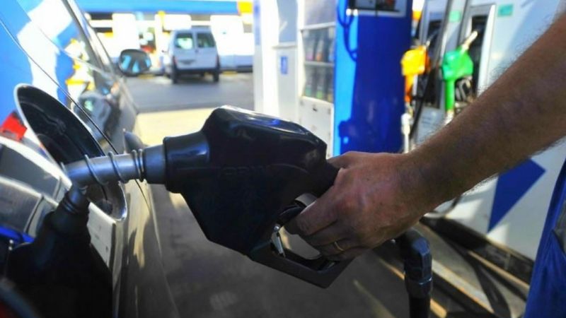 Inminente aumento de la nafta y el litro llegaría a $50 el litro