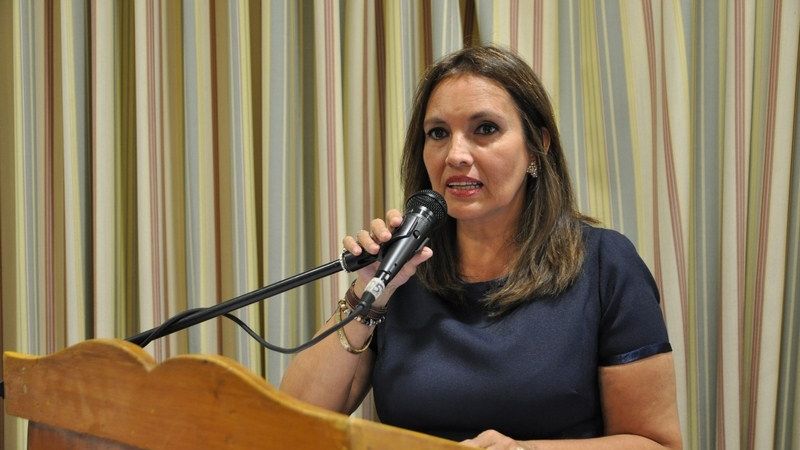 Humanidades otorgará descuentos para sus egresados