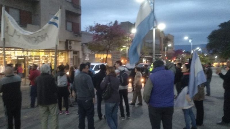 Protesta en contra de Macri en la Plaza